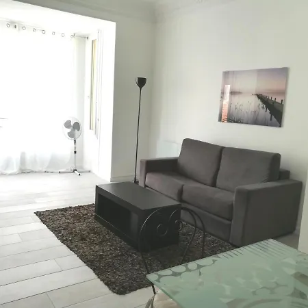 6 Rue De Castillon Apartman
