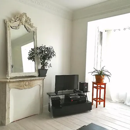 6 Rue De Castillon *