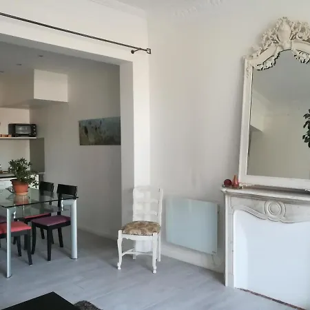 6 Rue De Castillon *